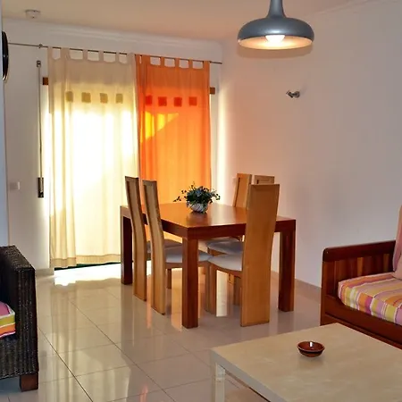 Complexo Eden Village 아파트