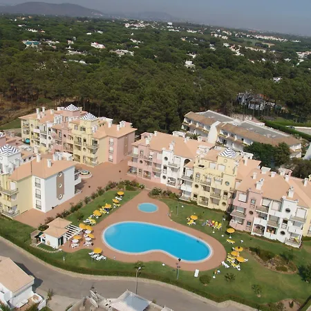 Complexo Eden Village 아파트